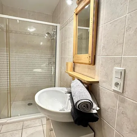 Apartment 2 Pieces Avec Wi-fi Et Parking A - Fr-1-762-53 *